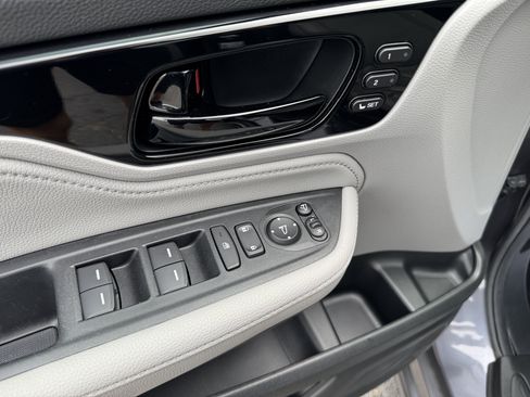 Used 2024 Honda Odyssey Elite image 8