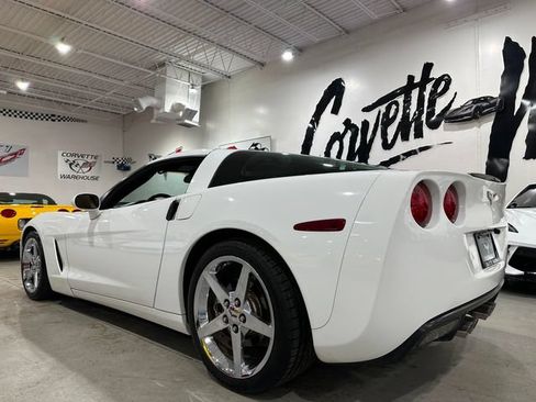Used 2007 Chevrolet Corvette Coupe w/ Preferred Equipment Group RWD image 3