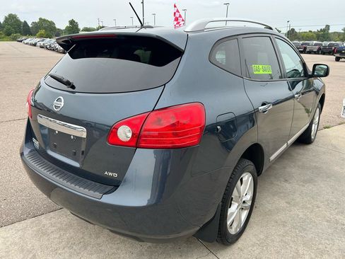 Used 2015 Nissan Rogue S w/ Convenience Package AWD/4WD image 4