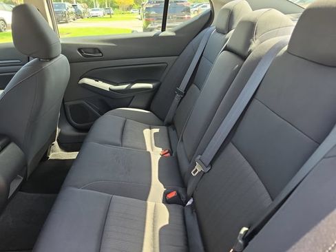 Used 2024 Nissan Altima 2.5 S FWD image 11