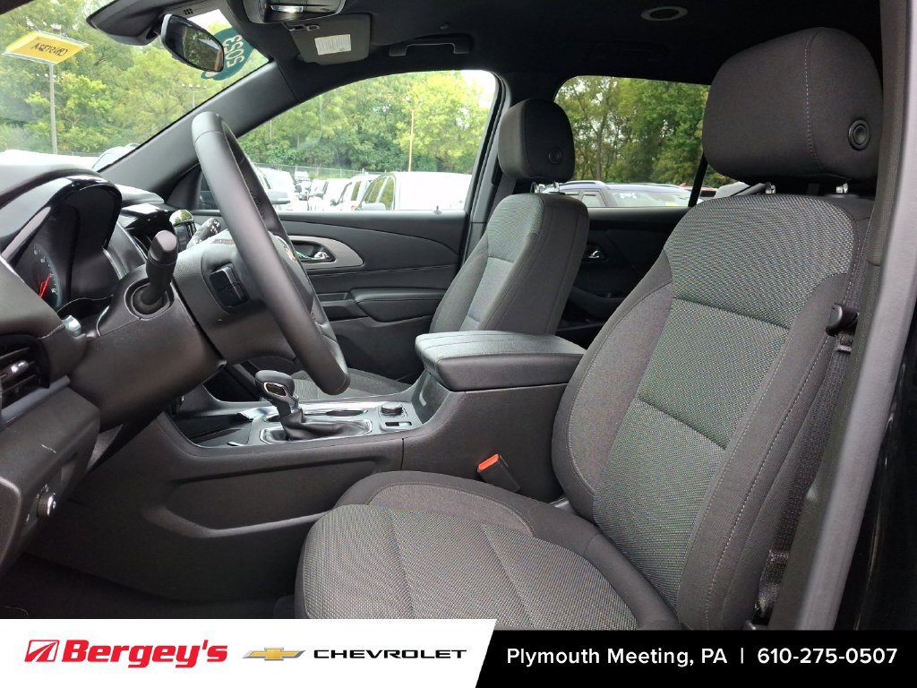 Certified 2023 Chevrolet Traverse LT w/ LPO, Cargo Package FWD image 17