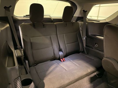 Used 2022 Ford Explorer XLT image 33