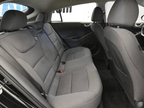 Used 2020 Hyundai Ioniq SE image 16