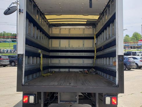 Used 2017 Chevrolet Express 3500 RWD image 9