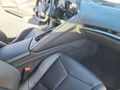 Used 2023 Chevrolet Corvette Stingray Premium Cpe w/ Z51 Performance Package image 19