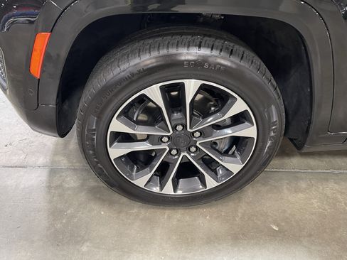 Used 2021 Jeep Grand Cherokee L Overland w/ Luxury Tech Group IV AWD/4WD image 9