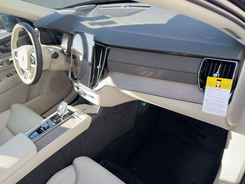 New 2026 Volvo XC90 T8 Ultra w/ Protection Package Premier AWD/4WD image 30