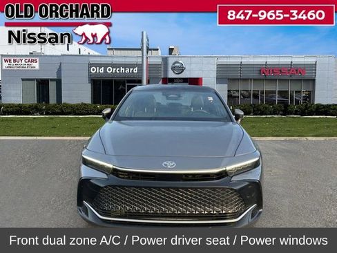 Used 2023 Toyota Crown Limited image 5