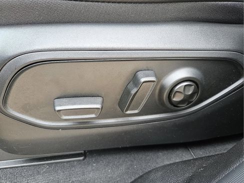 New 2025 Jeep Grand Cherokee Limited w/ Black Appearance Package image 15