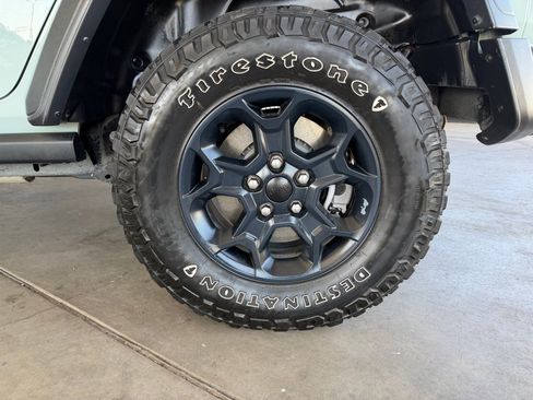 Used 2023 Jeep Wrangler Unlimited AWD/4WD image 60