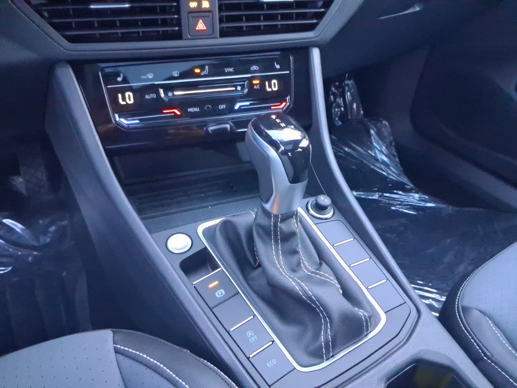New 2026 Volkswagen Jetta SE FWD image 10