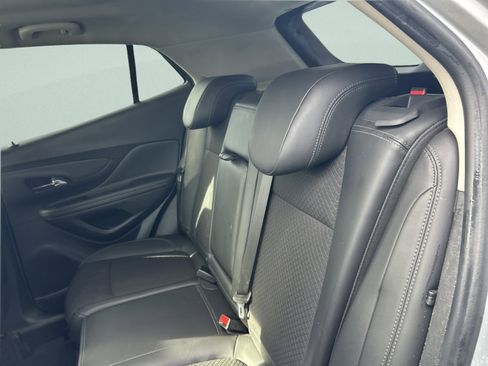 Used 2022 Buick Encore Preferred w/ Safety Package image 16