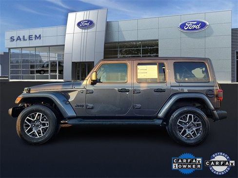 Used 2025 Jeep Wrangler Unlimited Sahara w/ Safety Group image 5