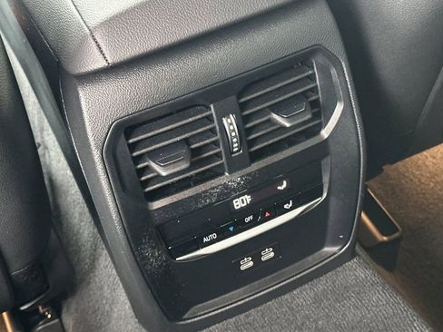 Used 2023 BMW i4 eDrive40 w/ M Sport Package image 11