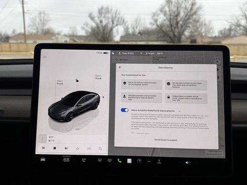 Used 2023 Tesla Model 3 Standard Range image 12