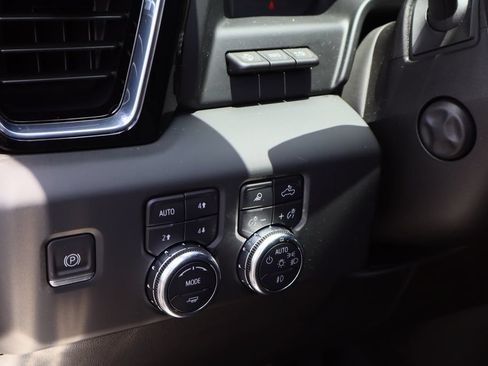 Used 2023 GMC Sierra 1500 Denali w/ Technology Package AWD/4WD image 13