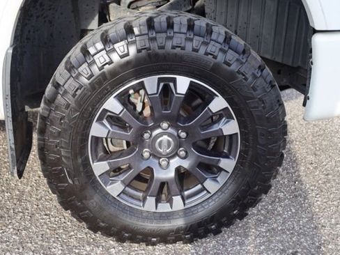 Used 2018 Nissan Titan PRO-4X w/ Pro-4x Convenience Package image 14