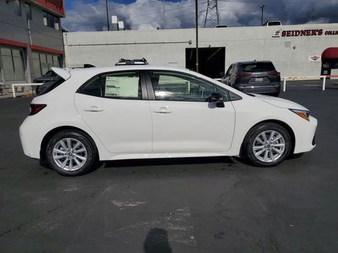 New 2026 Toyota Corolla SE image 2