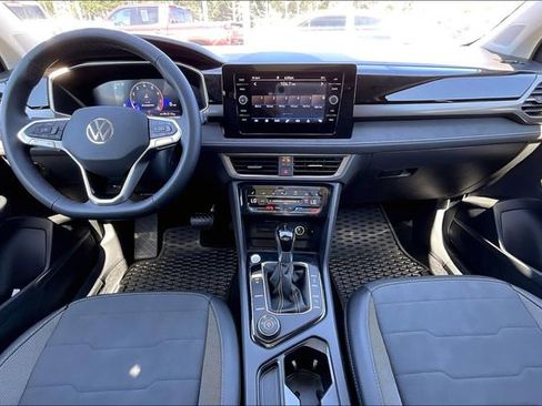 New 2025 Volkswagen Taos SE AWD/4WD image 6