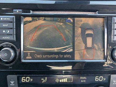 Used 2018 Nissan Rogue SL w/ Premium Package image 14