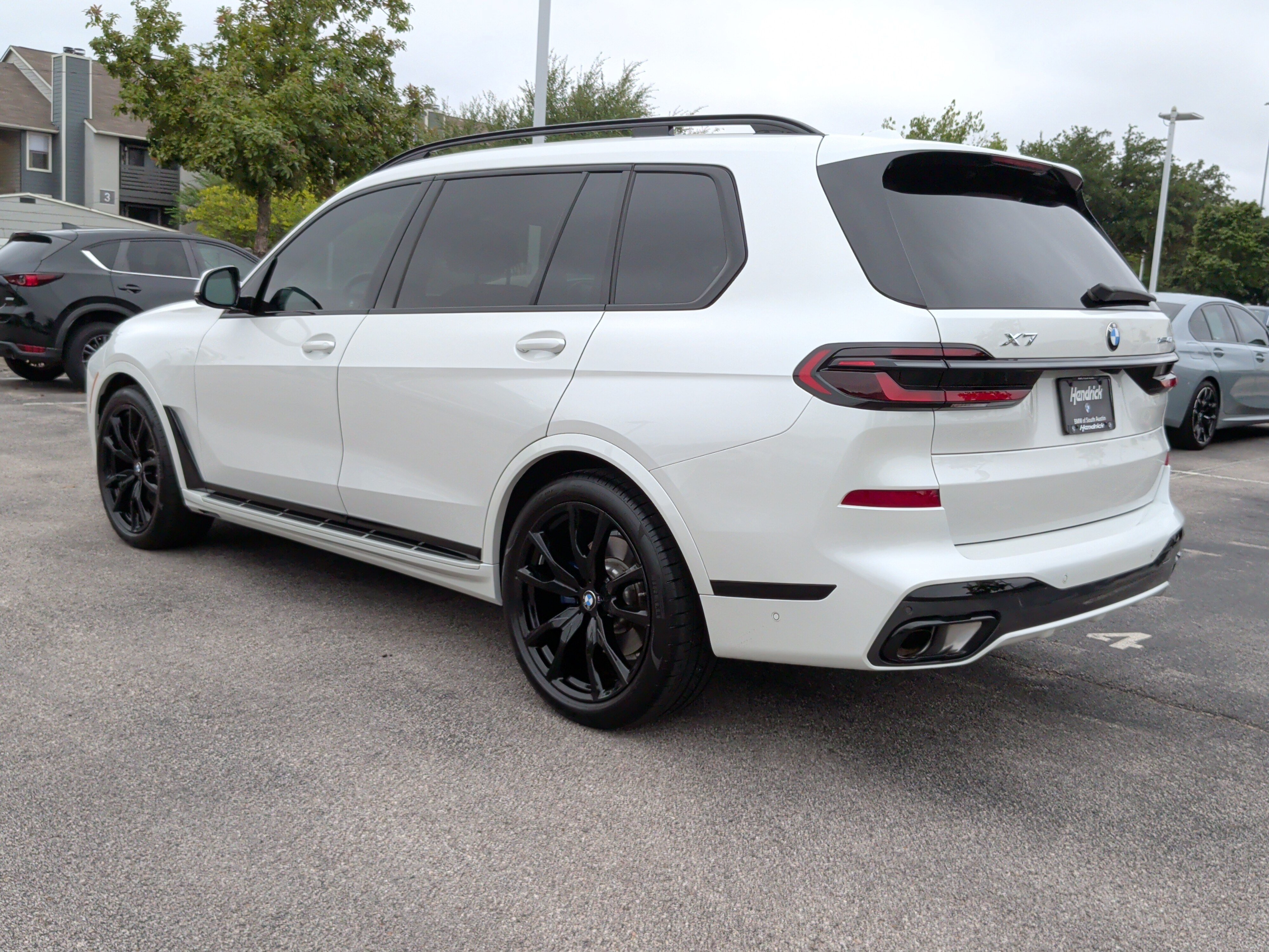 Used 2025 BMW X7 xDrive40i w/ Executive Package AWD/4WD image 9