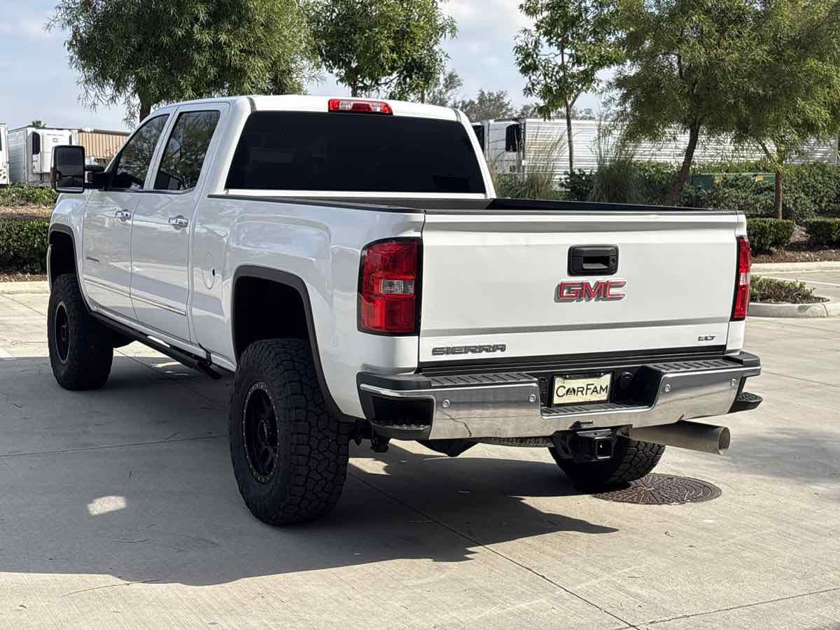 Used 2018 GMC Sierra 2500 SLT w/ Duramax Plus Package AWD/4WD image 5