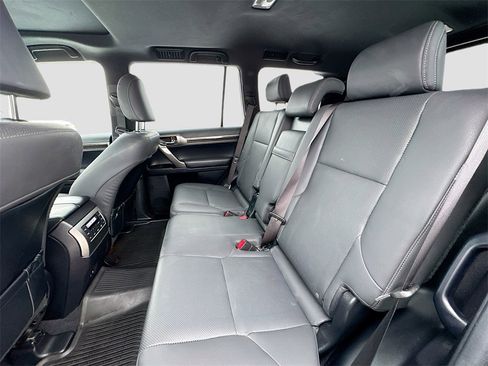 Used 2023 Lexus GX 460 Premium image 20