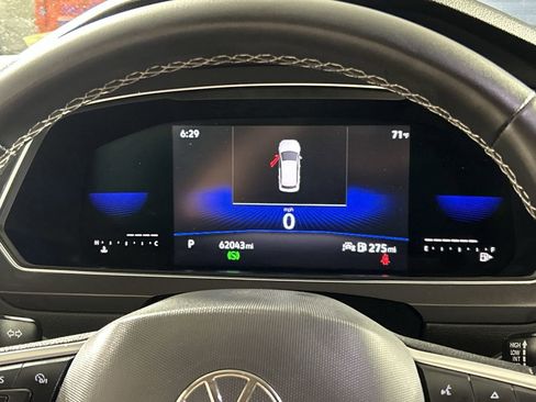 Used 2022 Volkswagen Tiguan SE image 15