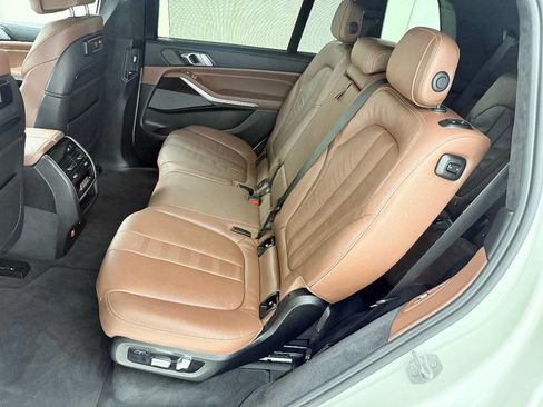 Used 2019 BMW X7 xDrive40i w/ Premium Package AWD/4WD image 27