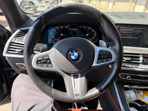 Used 2022 BMW X7 M50i AWD/4WD image 19