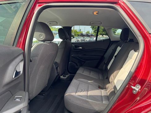 Used 2024 Chevrolet Trax LS w/ LS Convenience Package FWD image 10
