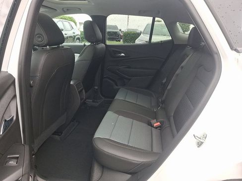 New 2026 Chevrolet Trax LT w/ Sunroof Package FWD image 5