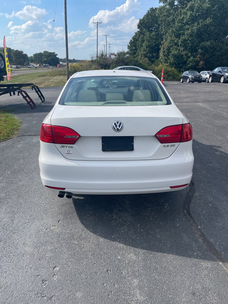 Used 2012 Volkswagen Jetta SE FWD image 4