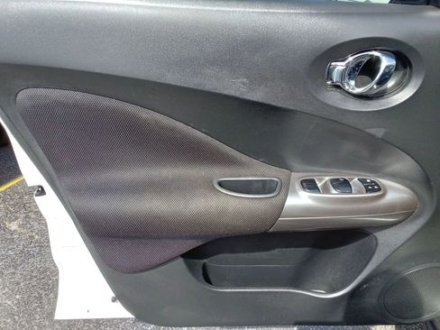 Used 2013 Nissan Juke S image 9