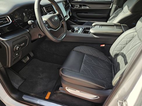 New 2026 Jeep Grand Wagoneer L Summit AWD/4WD image 17