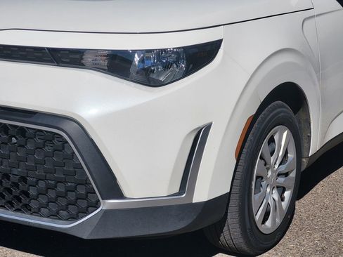 Used 2023 Kia Soul LX FWD image 7