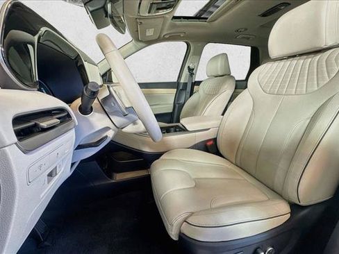Used 2024 Hyundai Palisade Limited FWD image 19