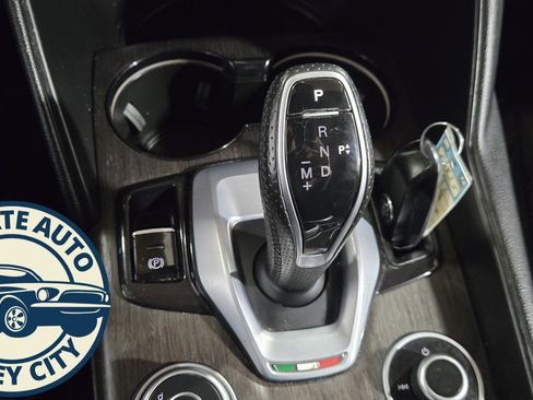 Used 2022 Alfa Romeo Giulia Ti image 14