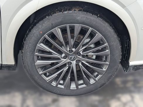 Used 2025 Lexus RX 350 w/ Luxury Package image 11