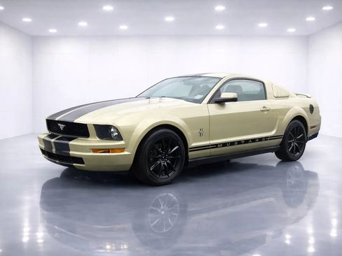 Used 2005 Ford Mustang Premium image 1