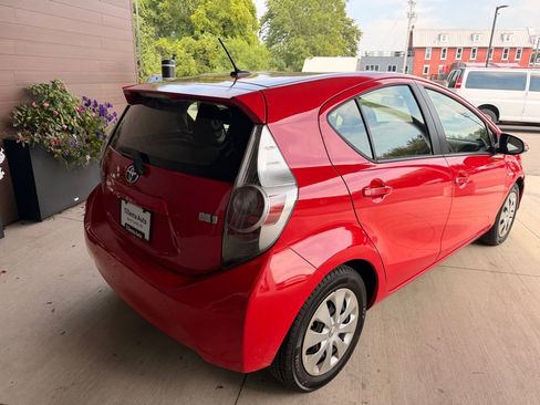 Used 2012 Toyota Prius C Three FWD image 7