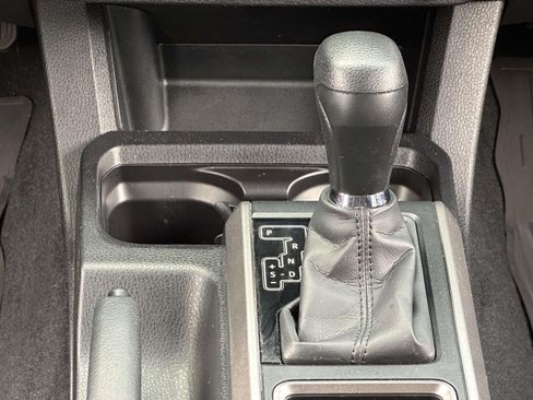 Used 2023 Toyota Tacoma SR5 AWD/4WD image 18