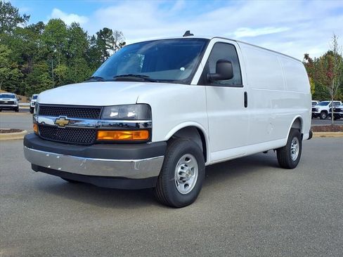 New 2026 Chevrolet Express 2500 w/ Driver Convenience Package image 31