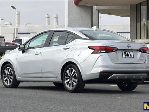 Used 2025 Nissan Versa SV FWD image 6