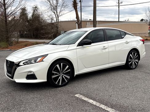 Used 2021 Nissan Altima 2.5 SR image 3