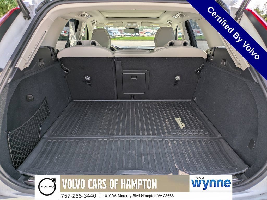 Certified 2025 Volvo XC60 T8 Ultra w/ Protection Package Premier AWD/4WD image 13