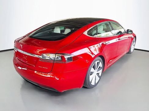 Used 2020 Tesla Model S Long Range Plus image 8