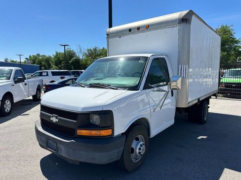 Used 2003 Chevrolet Express 3500 image 2
