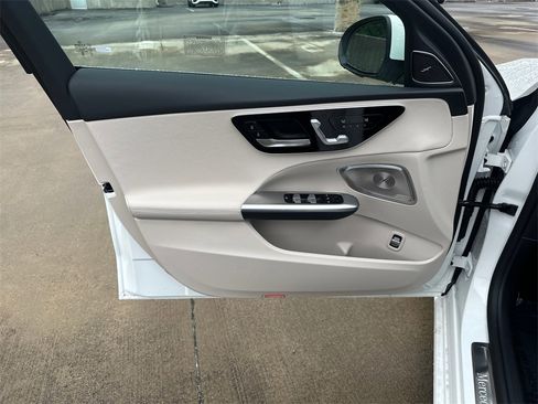Used 2025 Mercedes-Benz C 300 4MATIC Sedan image 11