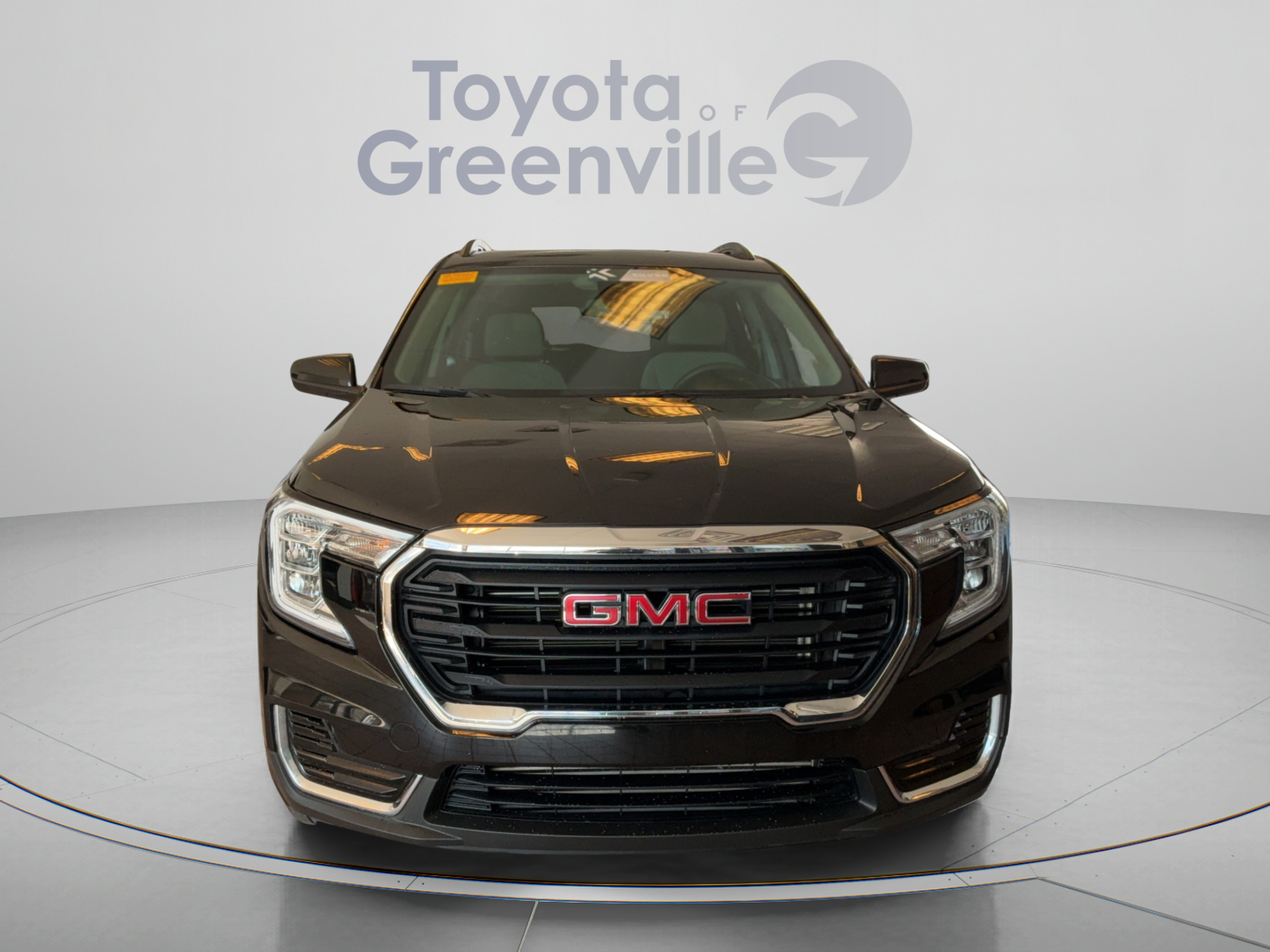 Used 2022 GMC Terrain SLE w/ Driver Convenience Package FWD image 9